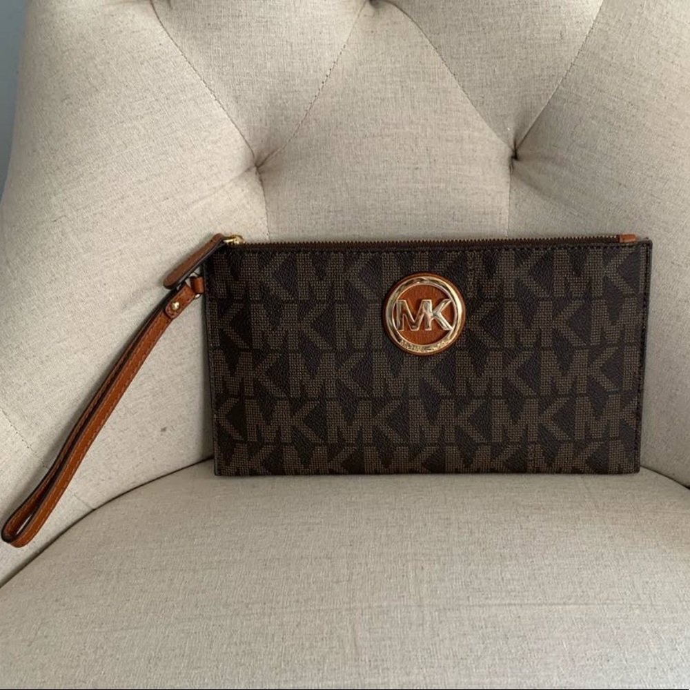 MICHAEL KORS clutch - brand new